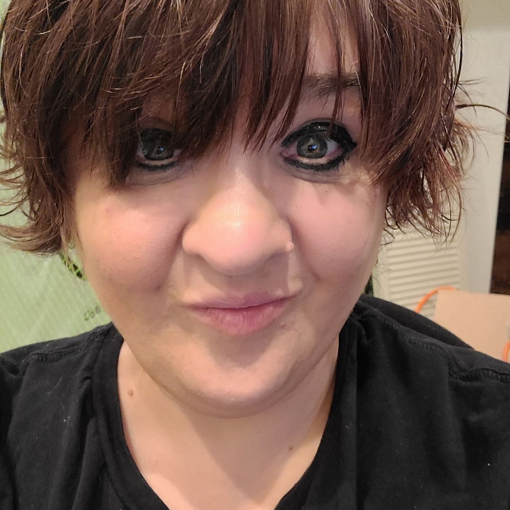Meet your Posher, Angela